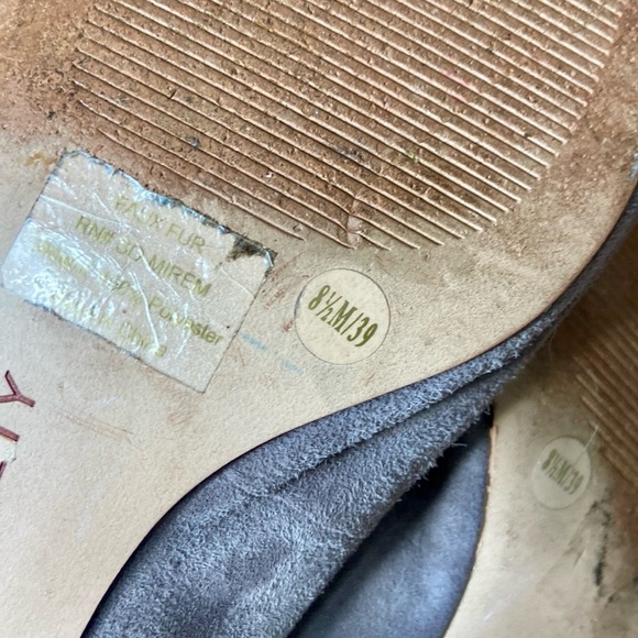 SOLE SOCIETY Mirem Suede Pom Pumps - Picture 16 of 16